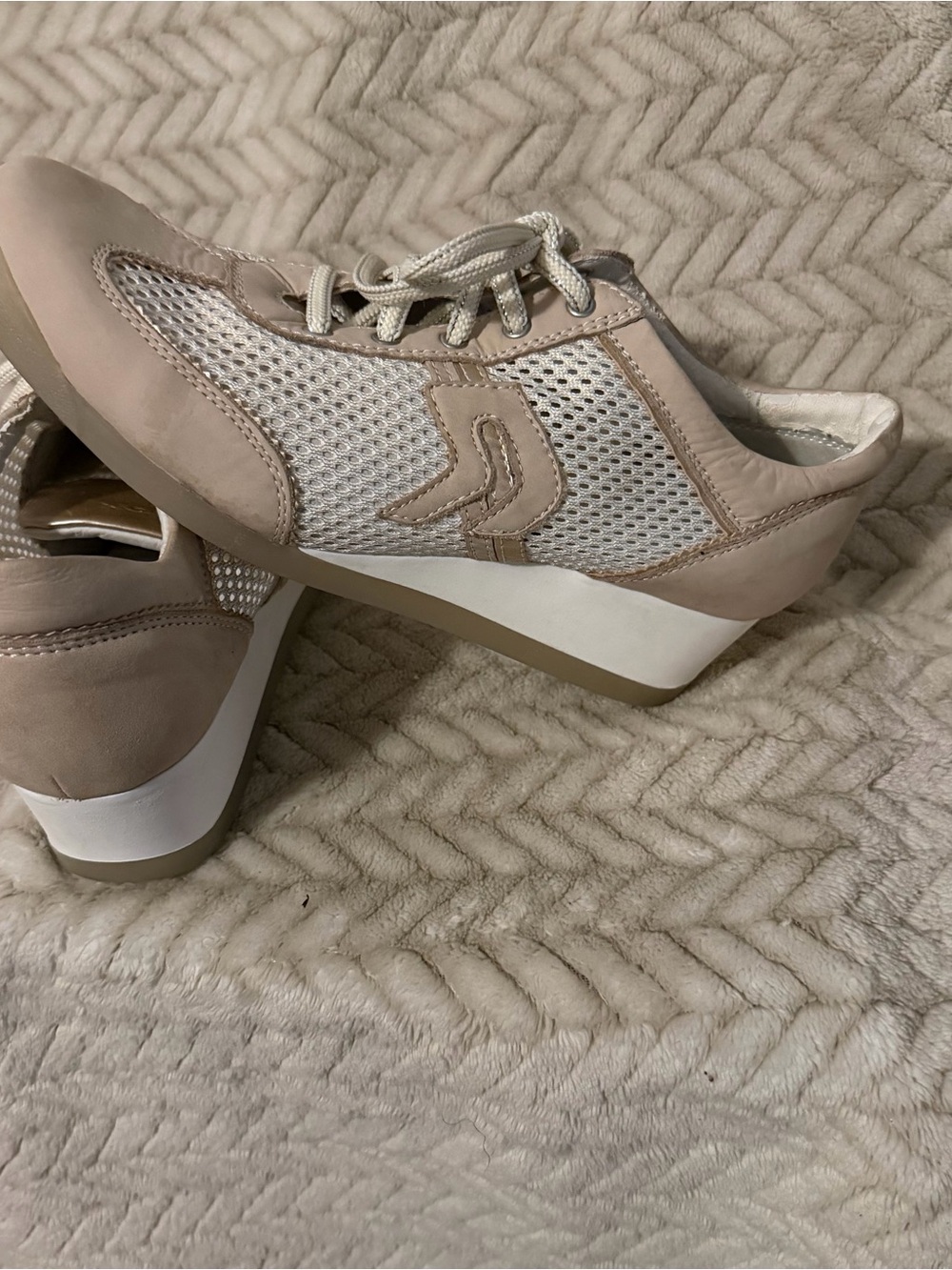 Geox Women's Cream and White Mesh Sneakers
